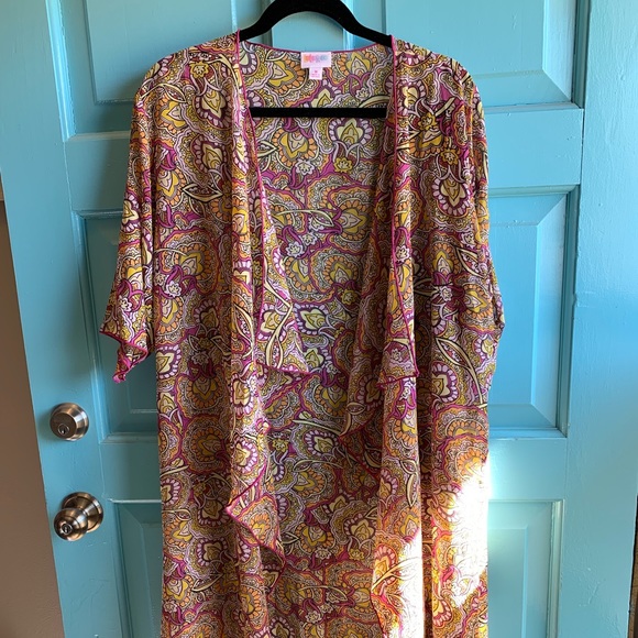 LuLaRoe Lindsay Coverup - Picture 1 of 2